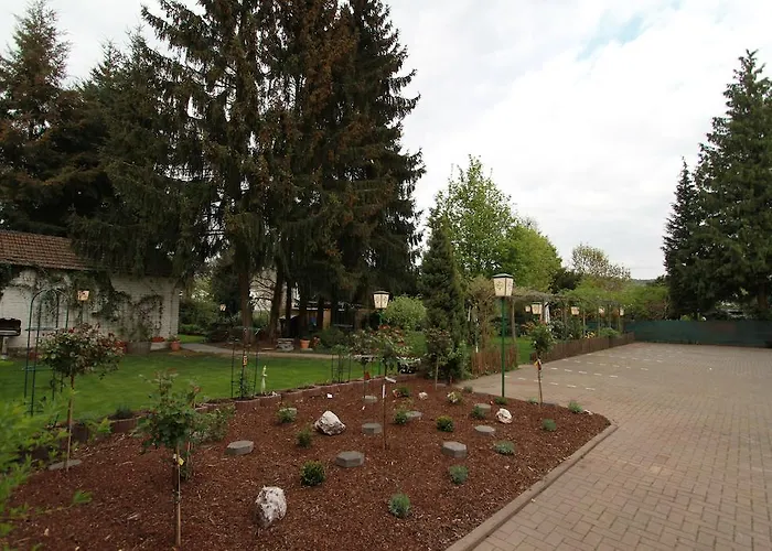 Zur Post مولهايم ان دور موسيل